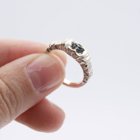 ENGAGEMENT RING WITH METEORITE AND BLACK SAPPHIRE